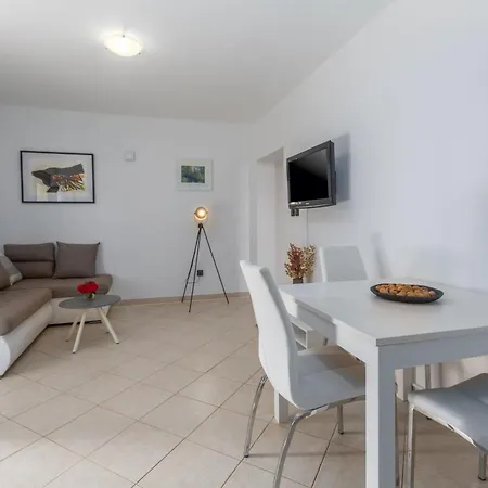 Adelia 2 Apartment