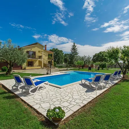Adelia 2 Porec